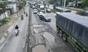 Quốc lộ 51 hư hỏng nặng do 'lượng xe tăng gấp 6 lần thiết kế'