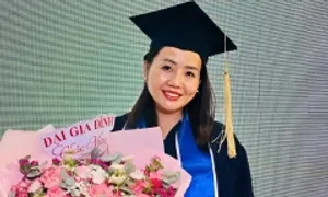 Bỏ mức lương nghìn USD để học y sau cú sốc bố đột quỵ