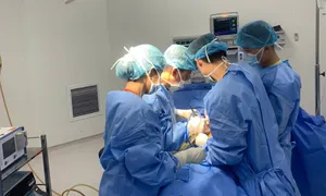 Mổ sỏi mật cho người có nội tạng đảo ngược hoàn toàn