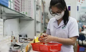 Chữa bệnh theo kiểu truyền miệng 'thuốc uống tốt lắm'