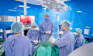 Ca mổ loại bỏ đồng thời nang tụy 10 cm và u ác đại tràng