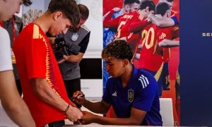 Yamal ngừng ký tặng miễn phí Yamal ngừng ký tặng miễn phí