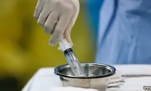 Bé trai 5 tuổi bỏng nặng do lửa xăng Bé trai 5 tuổi bỏng nặng do lửa xăng