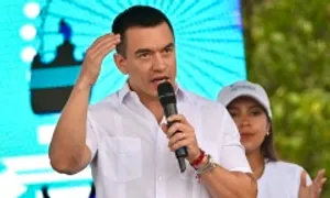 Tổng thống Ecuador nói 'bị đầu độc bất thành' Tổng thống Ecuador nói 'bị đầu độc bất thành'